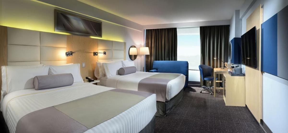 HS HOTSSON Hotel Puebla Zimmer foto
